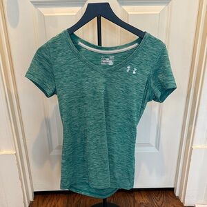 Under Armour Green Heathered V-Neck Short Sleeve Tee